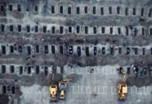 BREAKING : ईरान-इज़राइल युद्ध के बीच मिनाब में मातम, 165 छात्राओं की एक साथ उठीं अर्थियां